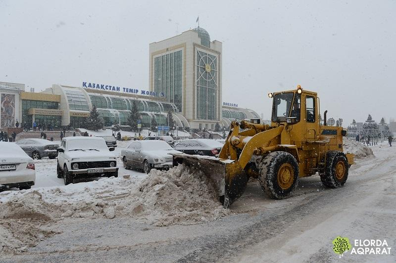 Технику из госматрезерва разбронируют для очистки дорог в Казахстане