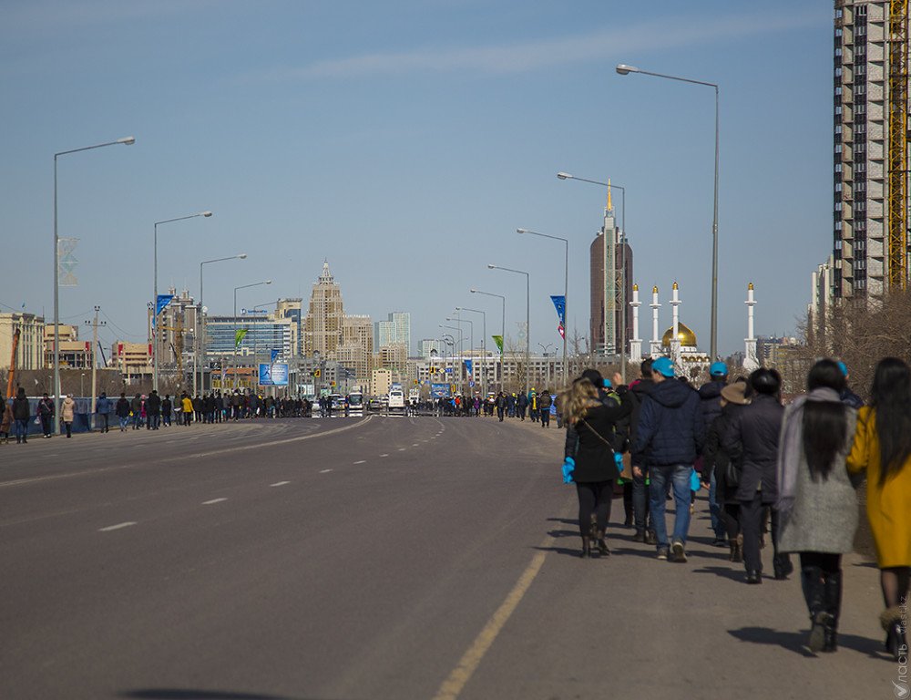 В Астане ограничивают движение на дорогах из-за репетиции военного парада