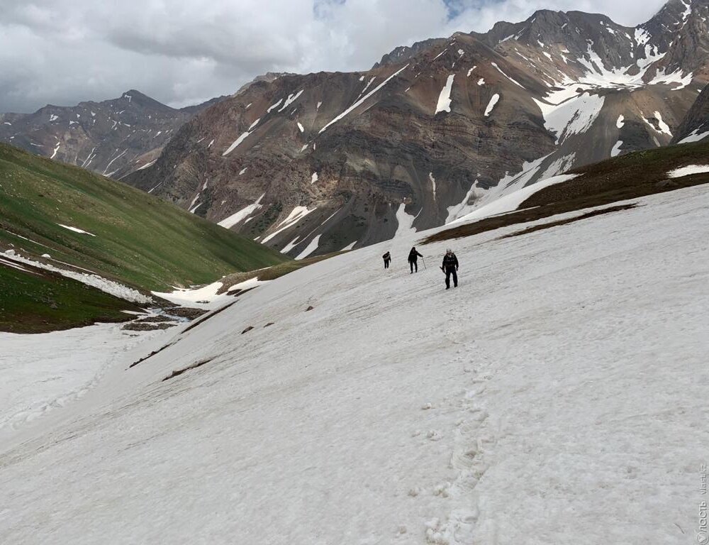 Найдены тела двух человек из группы туристов, пропавшей в горах Туркестанской области