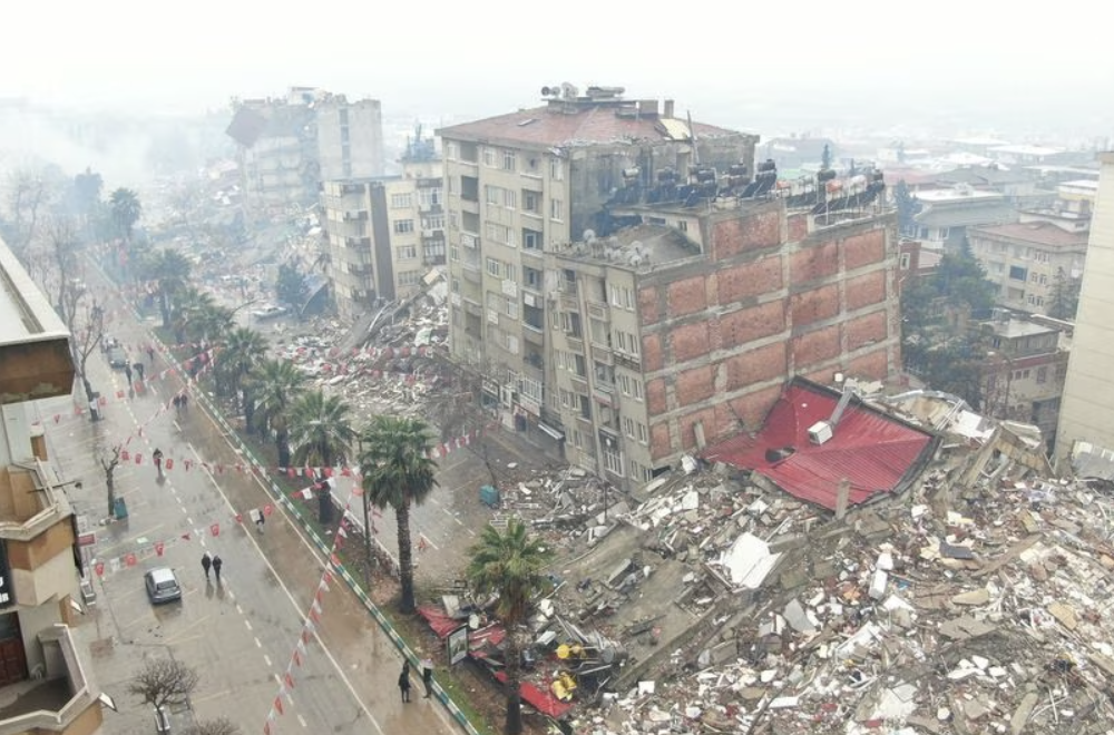 В Турции подозреваемым в обрушении зданий признан 131 человек