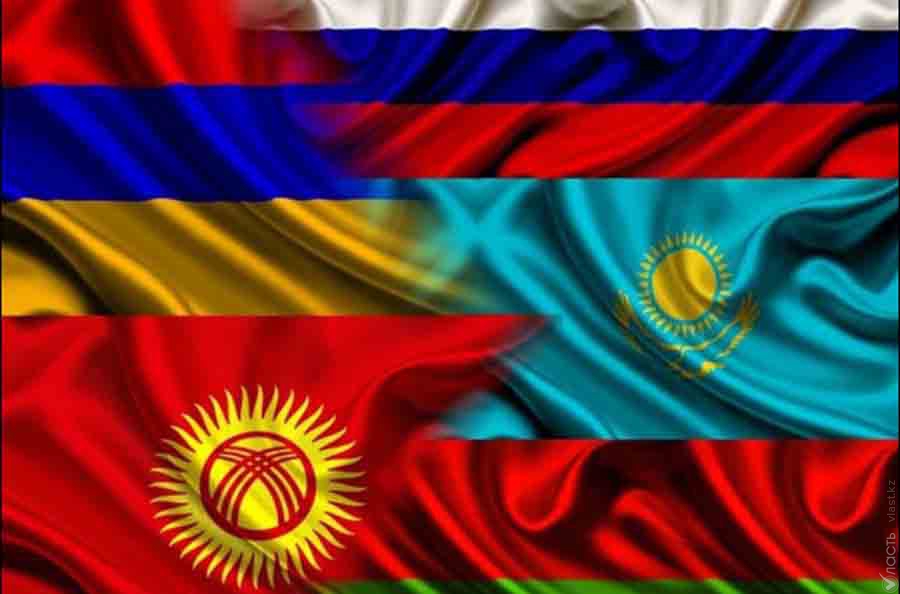 Мажилис одобрил ратификацию договора о присоединении Кыргызстана к ЕАЭС