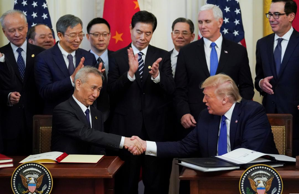США и Китай подписали первый пакет документов по торговой сделке