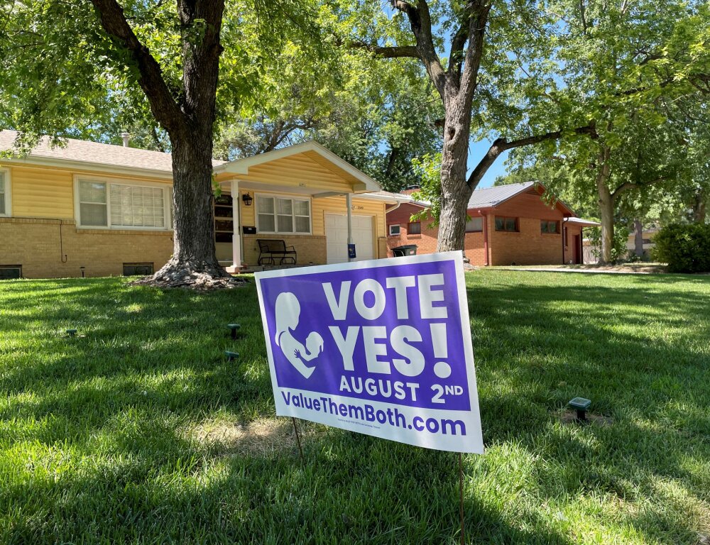 В Канзасе на референдуме больше половины избирателей поддержали конституционное право на аборт