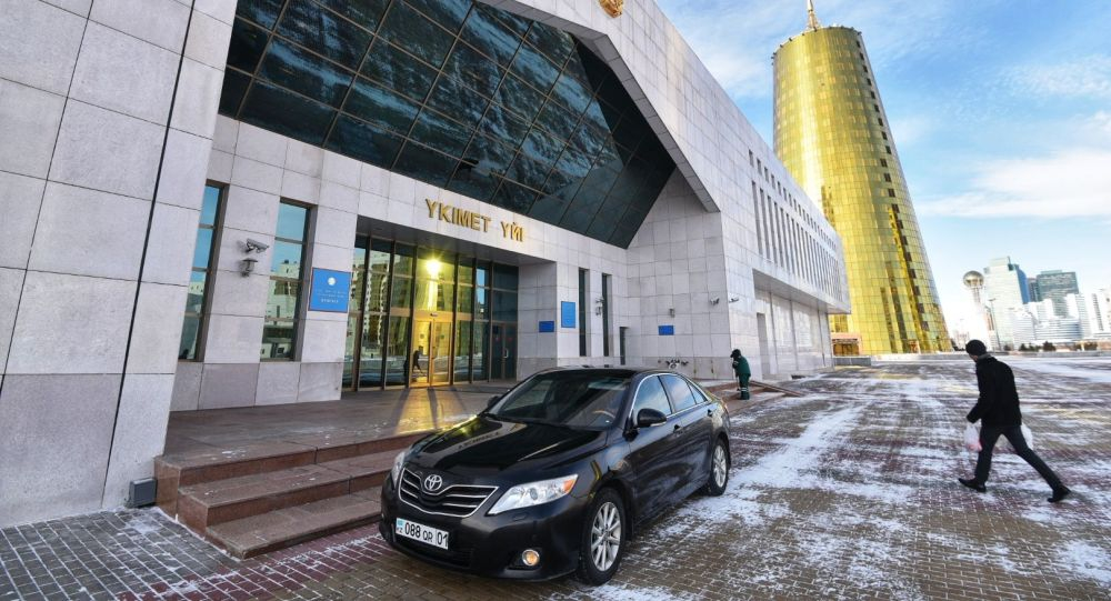 Правительство Казахстана закрыло доступ в здание в целях безопасности