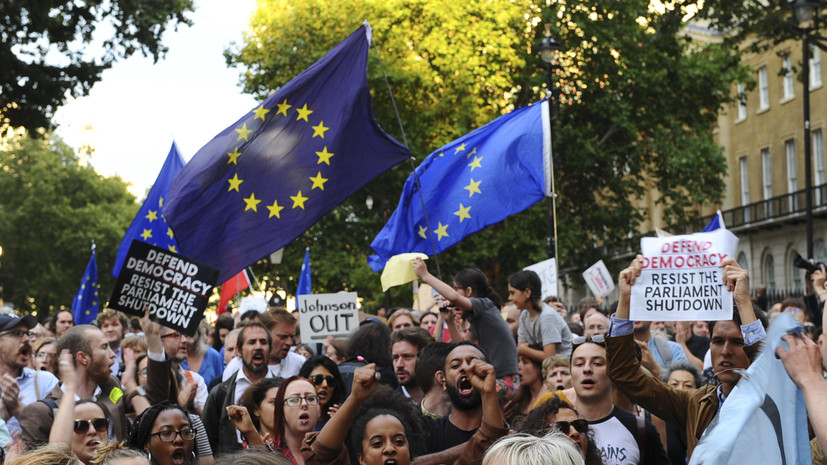 В Лондоне после решения о приостановке работы парламента начались протесты