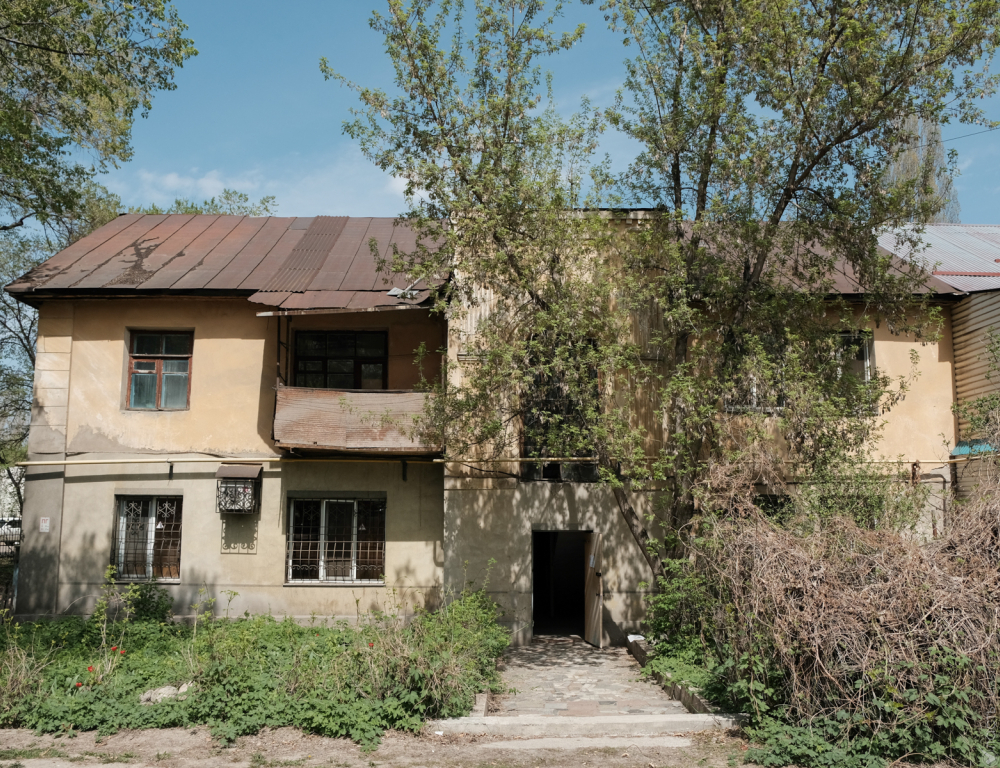 Токаев поручил Досаеву уделить особое внимание реновации жилищного фонда Алматы