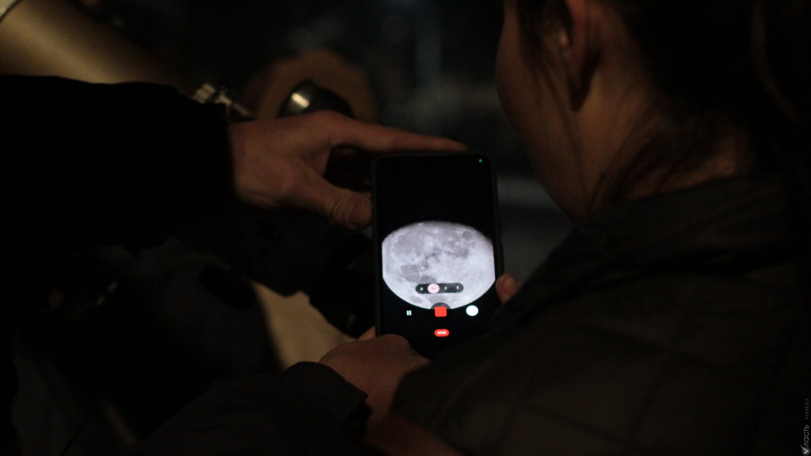 Смотрите наверх