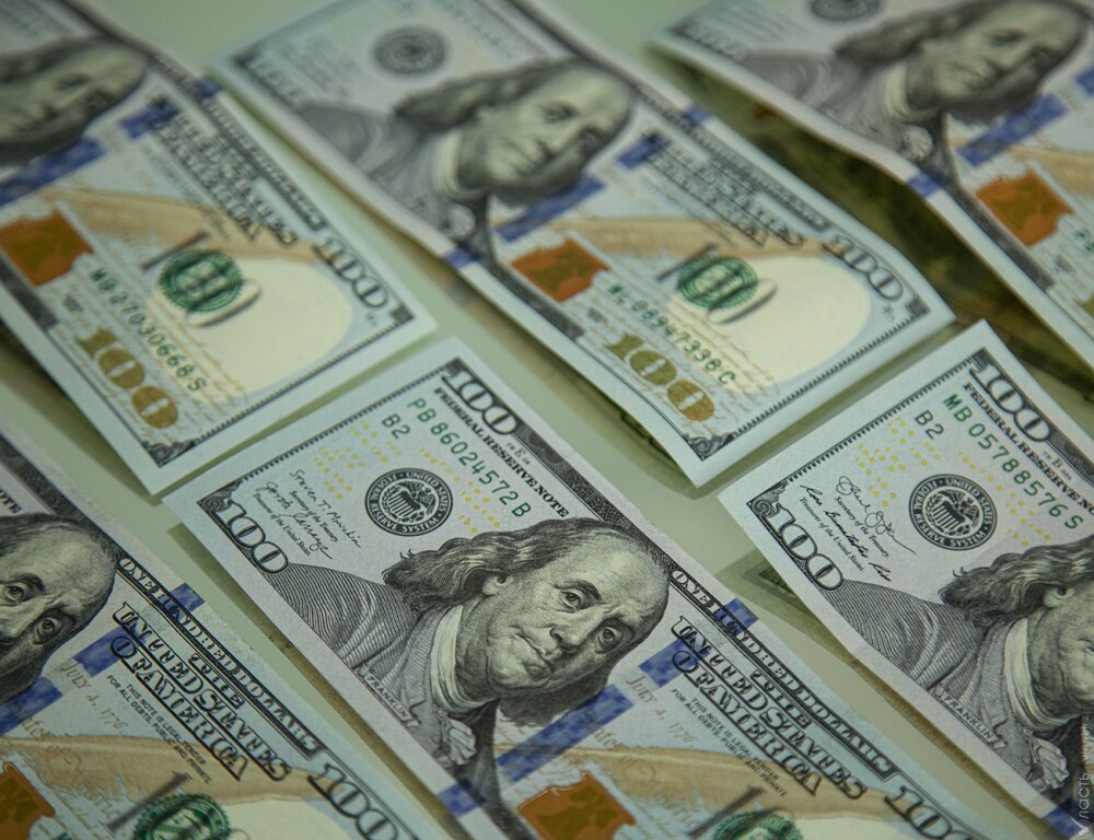 Валютные активы Нацфонда в феврале сократились на $300 млн