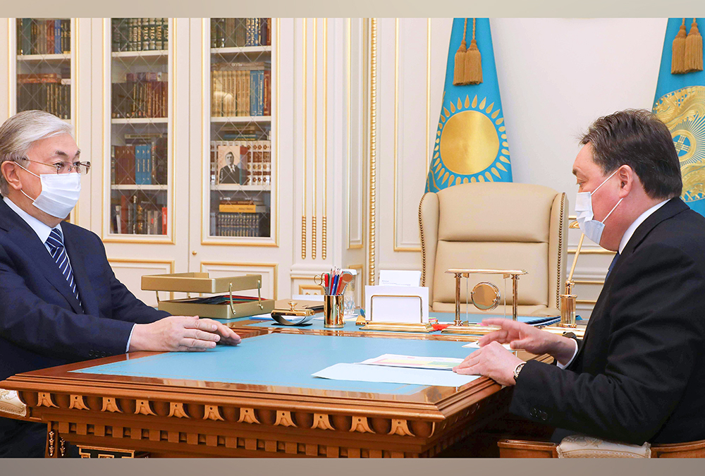Премьер доложил Токаеву о полной обеспеченности страны лекарствами и медизделиями   