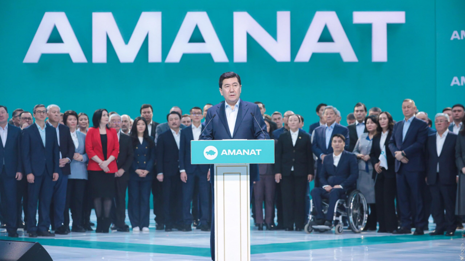Билік басынан кетпейтін партия