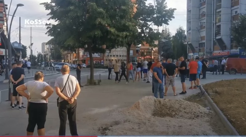 В Косово протестующие заблокировали дороги на сербской границе