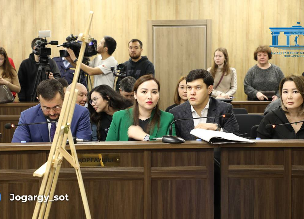 
Cудья и присяжные удалились в совещательную комнату для вынесения приговора Бишимбаеву и Байжанову