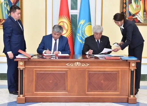 ​Казахстан и Кыргызстан увеличили срок взаимного пребывания граждан без регистрации до 30 дней