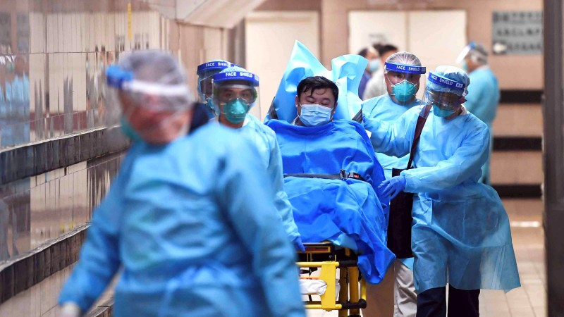 Число заразившихся коронавирусом в Китае за сутки выросло на 1,7 тыс. человек