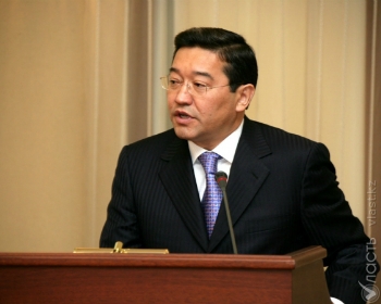 Премьер Казахстана предложил руководителям КТЖ проехаться в плацкартных вагонах