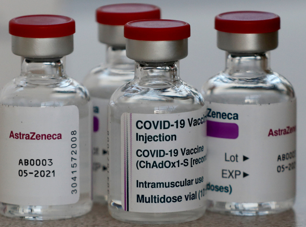 Страны ЕС приостанавливают использование вакцины AstraZeneca