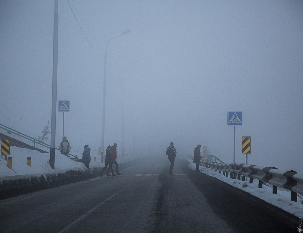 На большей части территории Казахстана в пятницу ожидаются осадки, туман и усиление ветра