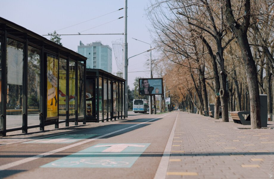 В Алматы будут останавливать работу общественного транспорта по выходным
