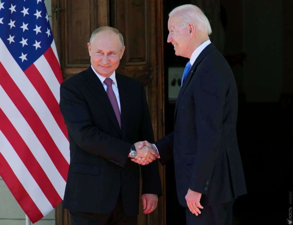 
От кибербезопасности до Беларуси. О чем говорили президенты США и России?