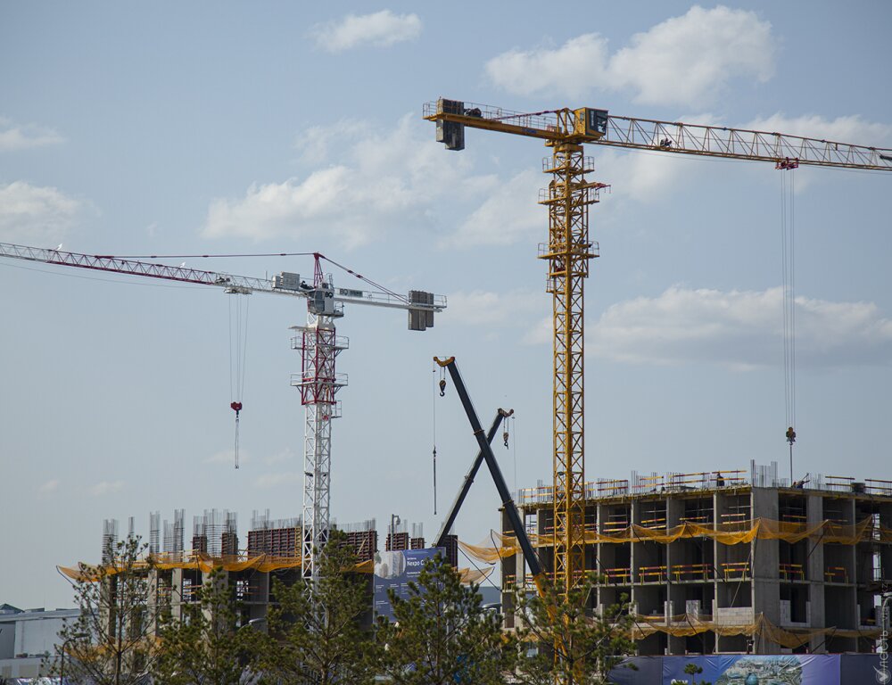 В Казахстане хотят запретить строить многоэтажные дома в районах без школ и детсадов