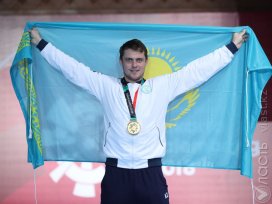 ​​Фехтовальщик Дмитрий Алексанин завоевал золото Азиатских игр