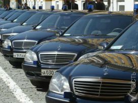 Казахстанцы смогут сообщать о фактах использования чиновниками служебного автотранспорта в личных целях