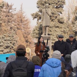 Правозащитники и адвокаты требуют оказать медпомощь Айгерим Тлеужан и Думану Мухаммедкариму