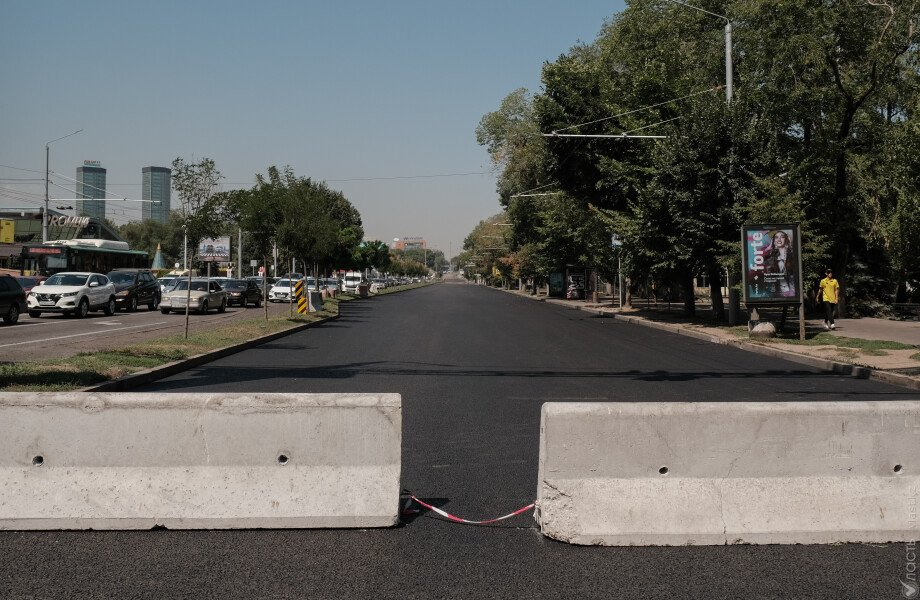 В нижней части Алматы закроют движение на перекрестке из-за ремонта теплотрассы