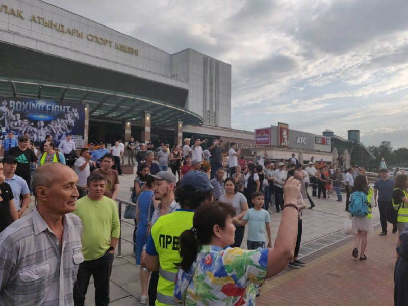 Десятки протестующих задержаны в столице и Алматы