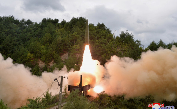 Северная Корея испытала гиперзвуковую ракету
