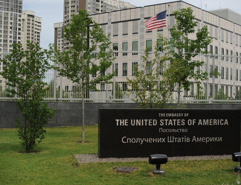 На территории посольства США в Киеве прогремел взрыв