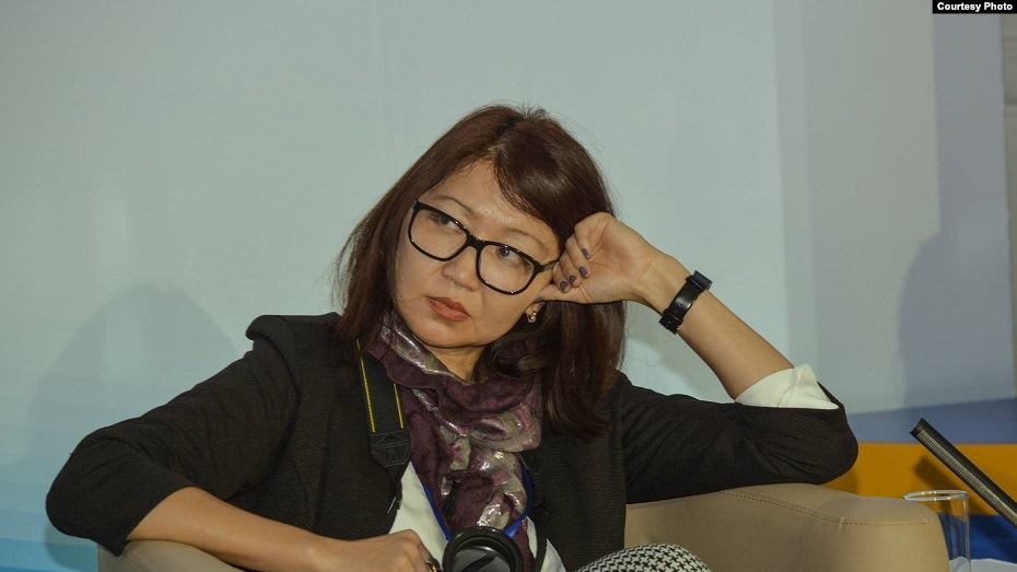 Суд Жанаозена приговорил журналиста Радио Азаттык к штрафу за «неповиновение полиции»