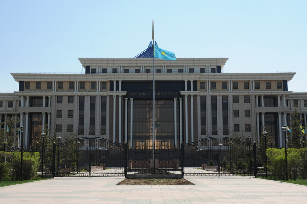 Генерала Минобороны Казахстана задержали по подозрению в получении взяток