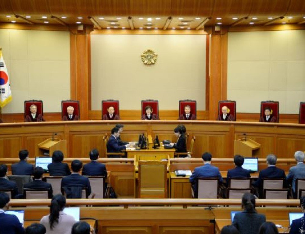 ​Суд приговорил подругу бывшего президента Южной Кореи к трем годам лишения свободы