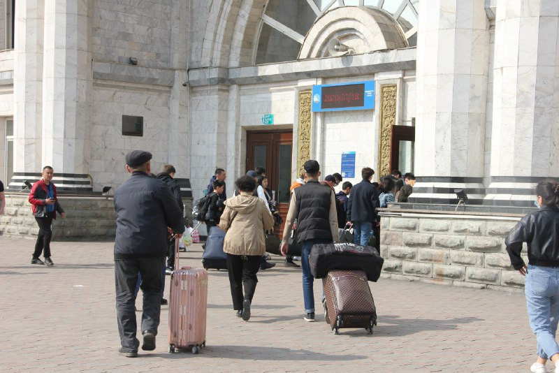Поезда и самолеты, прибывающие из Алматы и столицы в регионы, будут встречать с усиленным санитарным контролем 