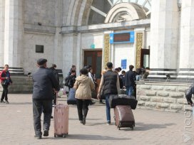 Поезда и самолеты, прибывающие из Алматы и столицы в регионы, будут встречать с усиленным санитарным контролем 