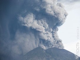 60 тысяч туристов не могут покинуть Бали из-за активности вулкана