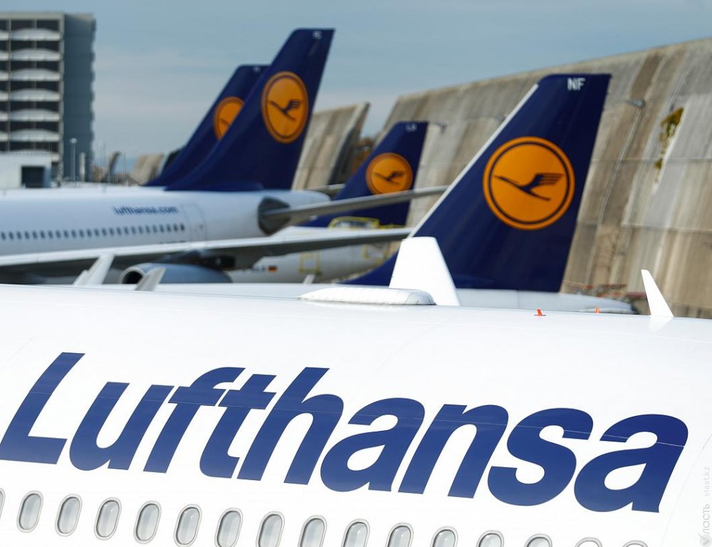 Глава Lufthansa ожидает сокращения около 10 тыс. рабочих мест из ...
