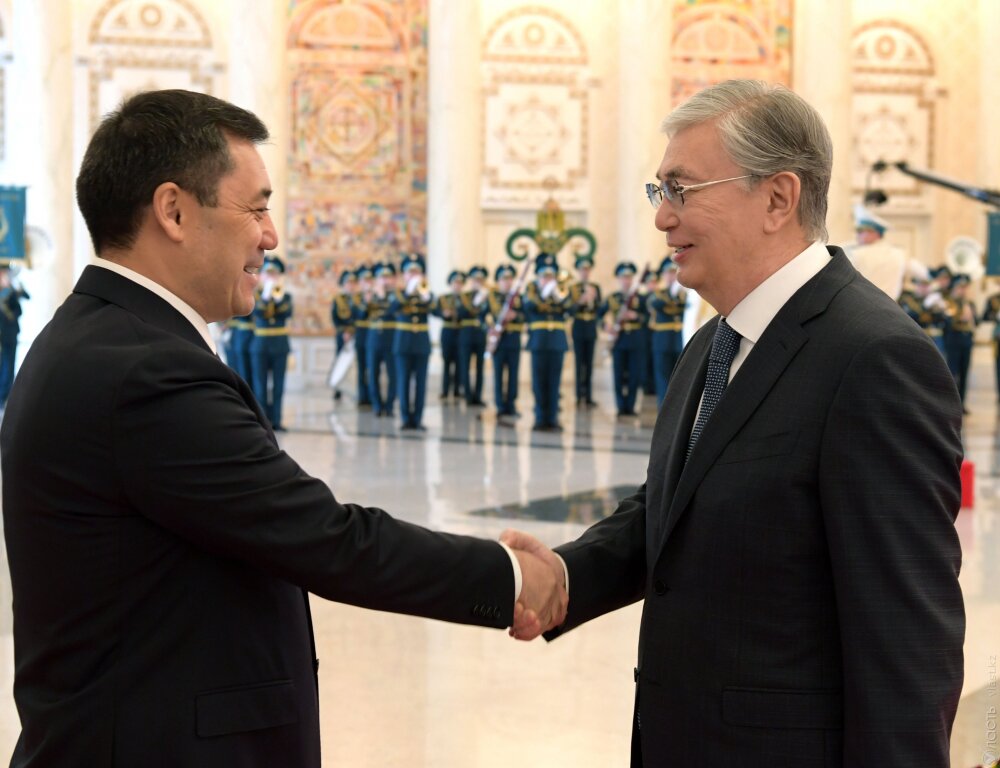 Казахстан отправит в Кыргызстан очередную партию медизделий и лекарств в качестве гуманитарной помощи