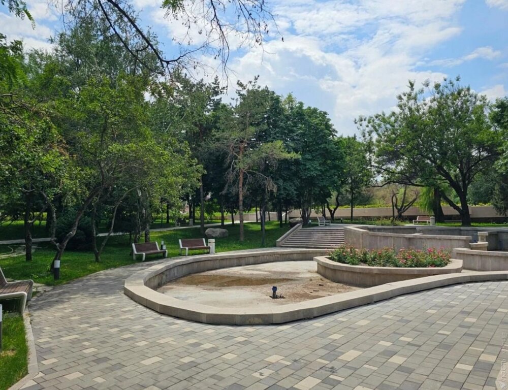 
Акимат Алматы расторг договор с подрядчиком по реконструкции фонтана у Центрального госмузея