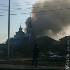 В Алматы горит Петропавловский храм